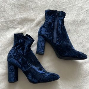 Velvet blue Ankle heels